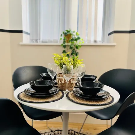 Bright And Spacious 2 Bed Apt - Sleeps Up To 6-2